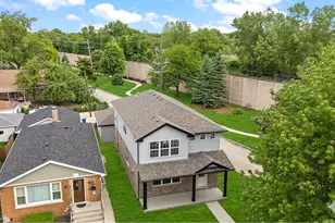 7630 W 66th St, Bedford Park, IL 60501 - Photo 3