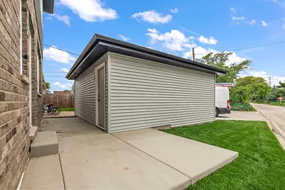 7630 W 66th Street, Bedford Park, IL 60501 - Photo 5