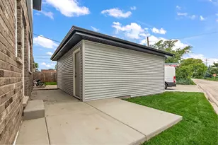 7630 W 66th St, Bedford Park, IL 60501 - Photo 5
