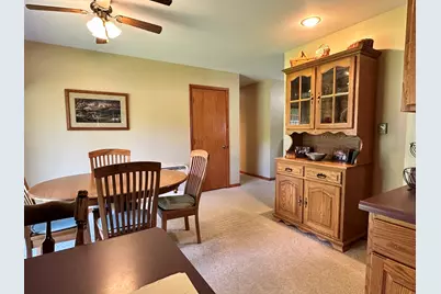 802 Glenwood Drive, Morrison, IL 61270 - Photo 7