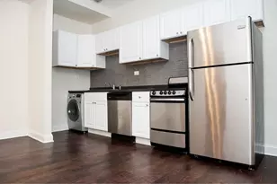 3345 N Marshfield Ave, Chicago, IL 60657 - Photo 3