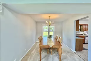 1582 Hinterlong Ln, Naperville, IL 60563 - Photo 9