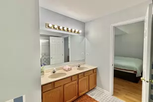 1582 Hinterlong Ln, Naperville, IL 60563 - Photo 33