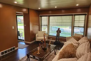 13821 S Tracy Ave, Riverdale, IL 60827 - Photo 7
