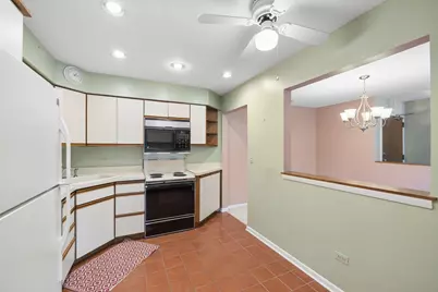 7510 Farmingdale Drive #304, Darien, IL 60561 - Photo 9