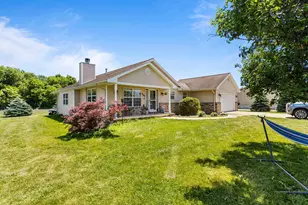 309 S High St, Fairmount, IL 61841 - Photo 3