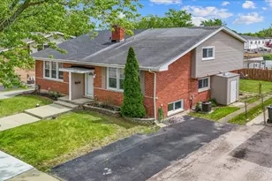 9137 Barberry Ln, Des Plaines, IL 60016 - Photo 39