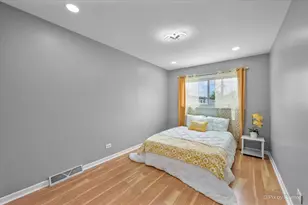 9137 Barberry Ln, Des Plaines, IL 60016 - Photo 25