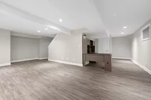 83 Plymouth Ct, Aurora, IL 60504 - Photo 19