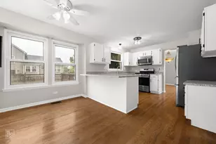 83 Plymouth Ct, Aurora, IL 60504 - Photo 7