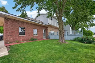 21 Berenz Pl, Bloomington, IL 61701 - Photo 33