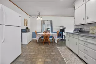 21 Berenz Pl, Bloomington, IL 61701 - Photo 7