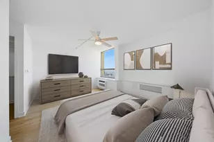 1355 N Sandburg Terrace, Chicago, IL 60610 - Photo 13