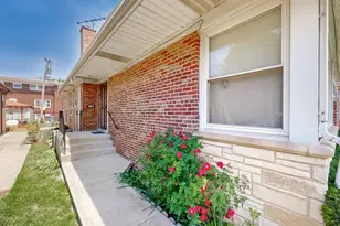 2816 W Bryn Mawr Ave, Chicago, IL 60659 - Photo 3