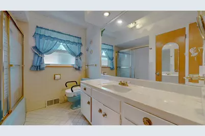 2816 W Bryn Mawr Avenue, Chicago, IL 60659 - Photo 13