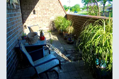 108 Kenneth Circle, Elgin, IL 60120 - Photo 3