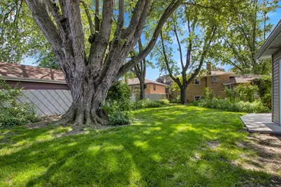 7924 74th Place, Bridgeview, IL 60455 - Photo 17