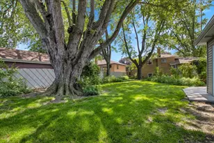 7924 74th Pl, Bridgeview, IL 60455 - Photo 17