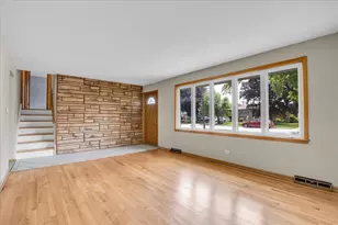 7924 74th Pl, Bridgeview, IL 60455 - Photo 3