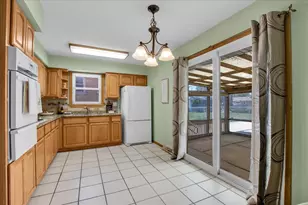 7924 74th Pl, Bridgeview, IL 60455 - Photo 7