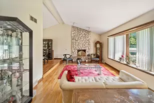 8408 Lakeside Dr, Downers Grove, IL 60516 - Photo 27