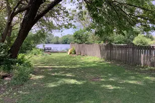 8408 Lakeside Dr, Downers Grove, IL 60516 - Photo 15