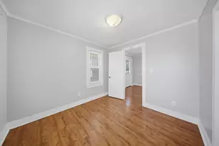 809 W Park Ave, Aurora, IL 60506 - Photo 11
