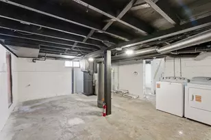 809 W Park Ave, Aurora, IL 60506 - Photo 17