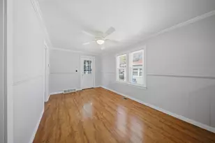 809 W Park Ave, Aurora, IL 60506 - Photo 5