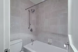 260 E Chestnut St, Chicago, IL 60611 - Photo 15