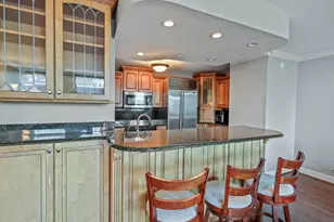 260 E Chestnut St, Chicago, IL 60611 - Photo 9