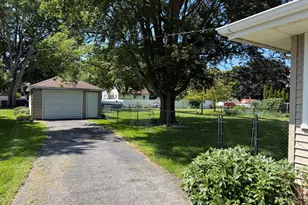 263 N Park Rd, Herscher, IL 60941 - Photo 17