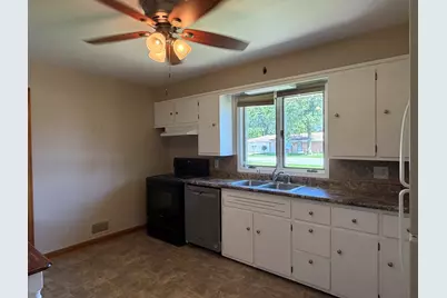 263 N Park Road, Herscher, IL 60941 - Photo 11