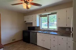 263 N Park Rd, Herscher, IL 60941 - Photo 11
