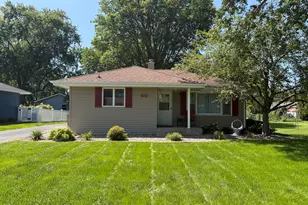 263 N Park Rd, Herscher, IL 60941 - Photo 3