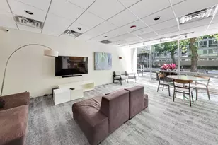 2930 N Sheridan Rd, Chicago, IL 60657 - Photo 15