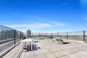2930 N Sheridan Rd, Chicago, IL 60657 - Photo 21