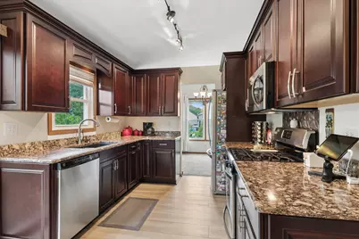 1011 Woodbridge Drive, Cary, IL 60013 - Photo 7