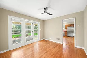 325 Lambert Rd, Glen Ellyn, IL 60137 - Photo 17