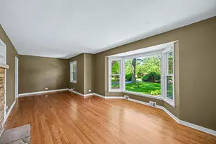 325 Lambert Rd, Glen Ellyn, IL 60137 - Photo 9
