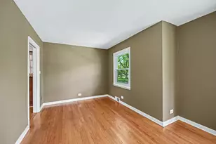 325 Lambert Rd, Glen Ellyn, IL 60137 - Photo 13
