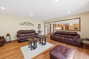 406 Woodview Dr, Prospect Heights, IL 60070 - Photo 11