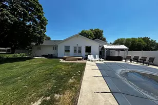 12795 Lawrence Rd, Sterling, IL 61081 - Photo 3