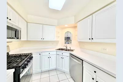 1329 Newport Street, Mundelein, IL 60060 - Photo 7