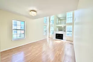 1329 Newport St, Mundelein, IL 60060 - Photo 3