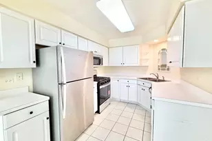1329 Newport St, Mundelein, IL 60060 - Photo 9