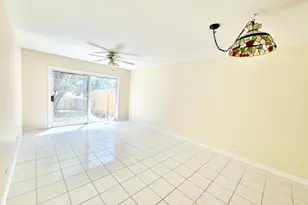 1329 Newport St, Mundelein, IL 60060 - Photo 5