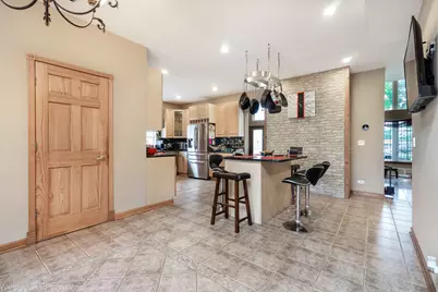 7305 W Foster Avenue, Harwood Heights, IL 60706 - Photo 17