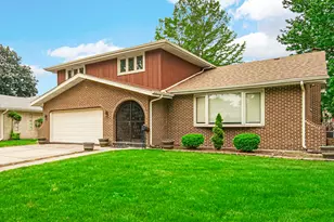 9120 S Keeler Ave, Oak Lawn, IL 60453 - Photo 1