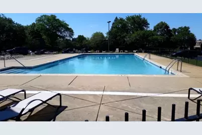 2275 Country Club Drive #11, Woodridge, IL 60517 - Photo 9
